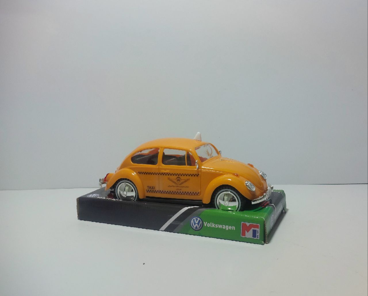 فولکس پلیس و تاکسی